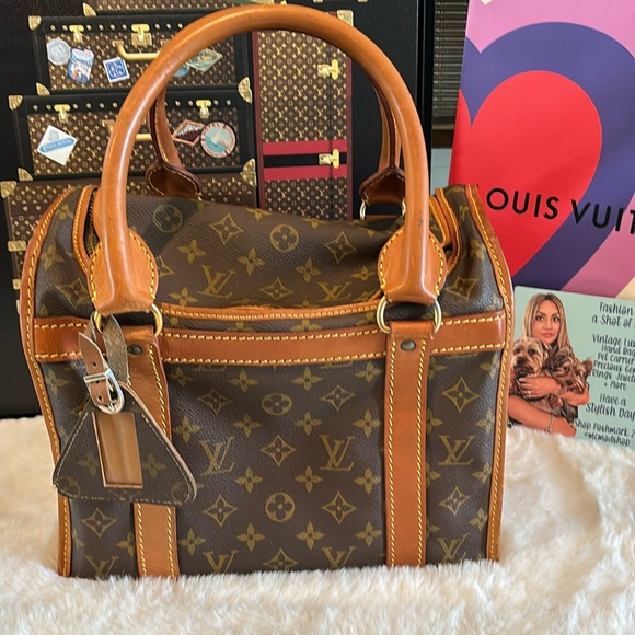 Louis Vuitton - Picture 1 of 13